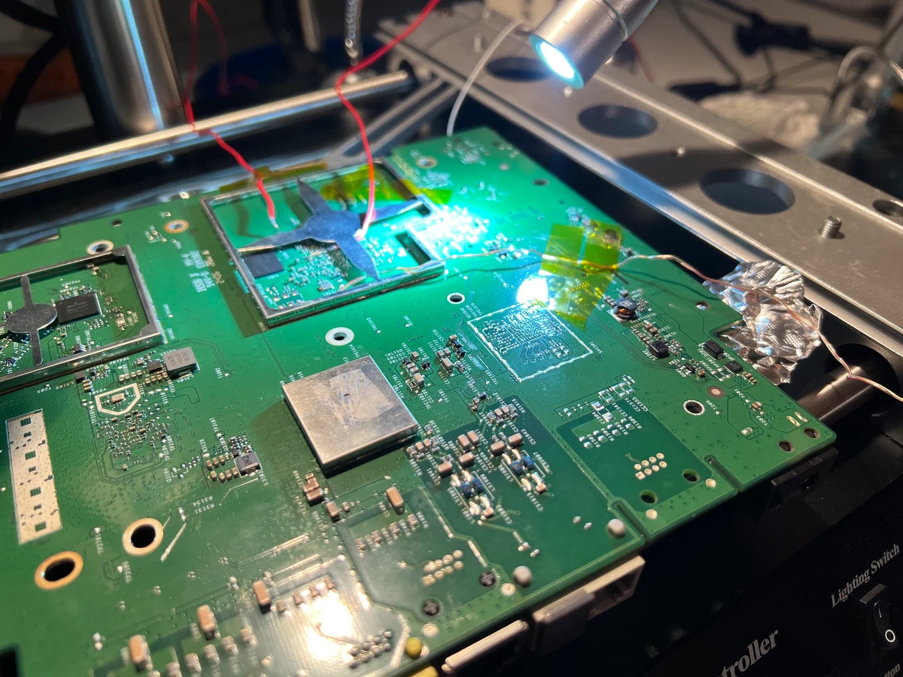 The protected board on the BGA rework station