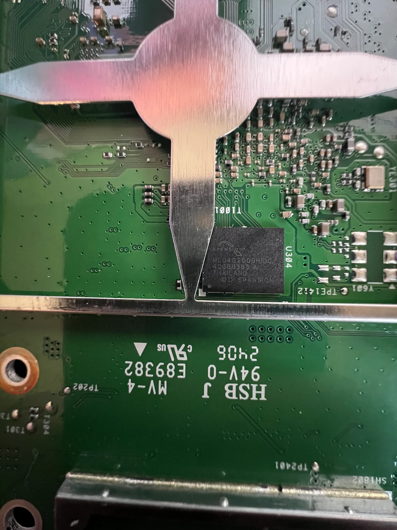 Close-up of the router’s NAND flash package